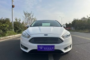 福克斯 福特 三廂 1.6L 自動舒適型