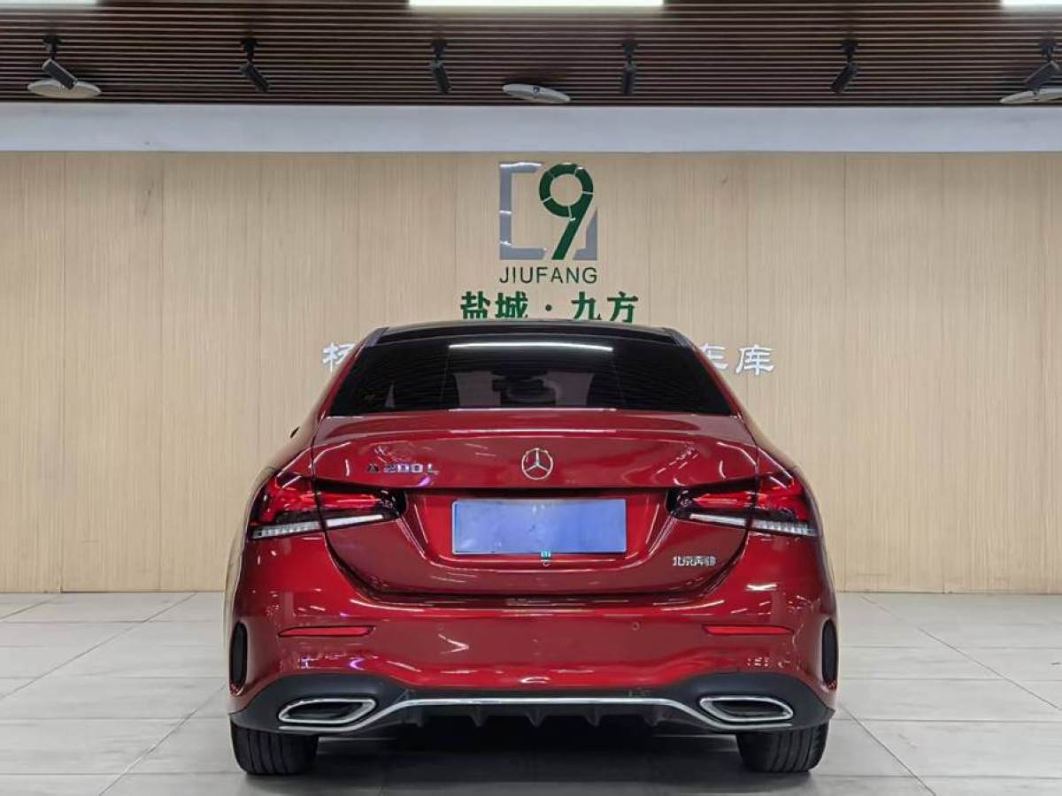 奔馳 奔馳A級(jí)  2019款  改款 A 200 L 運(yùn)動(dòng)轎車圖片