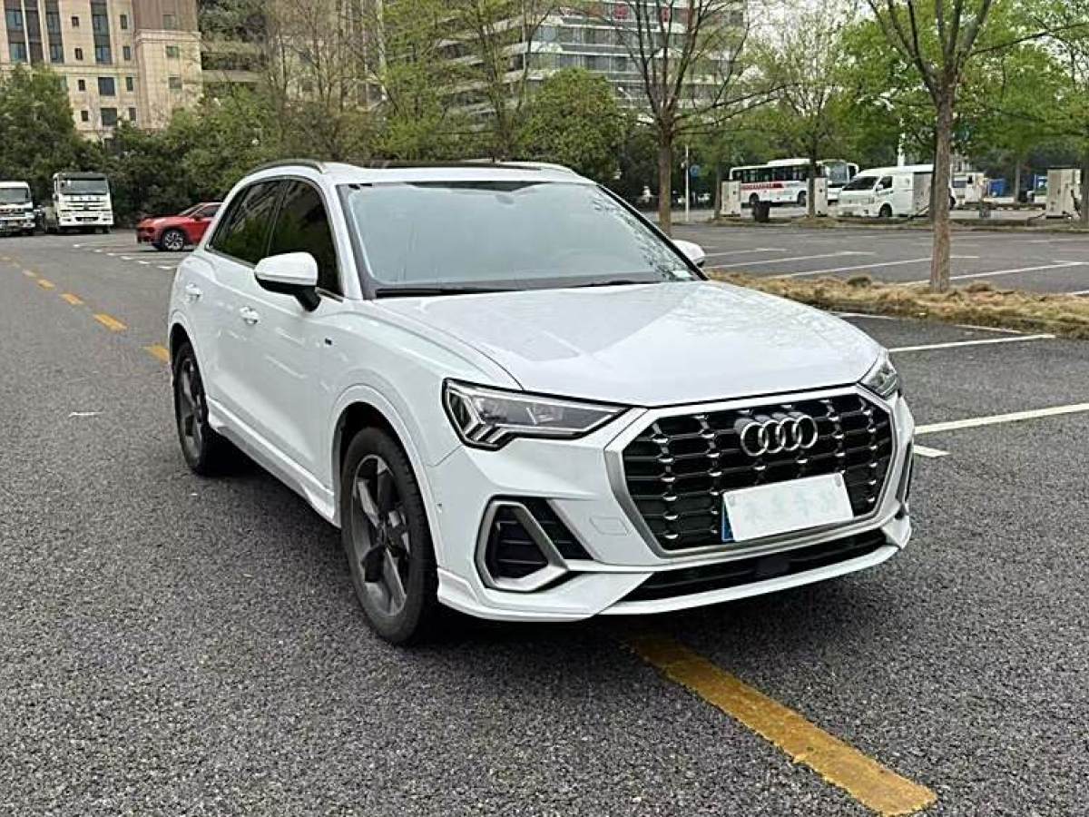 奧迪 奧迪Q3  2021款 35 TFSI 時(shí)尚動感型圖片