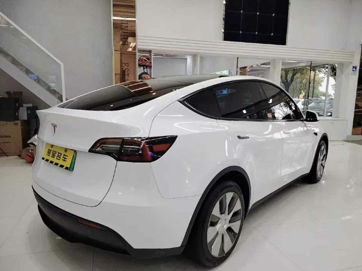 特斯拉 Model S  2023款 三電機(jī)全輪驅(qū)動(dòng) Plaid版圖片