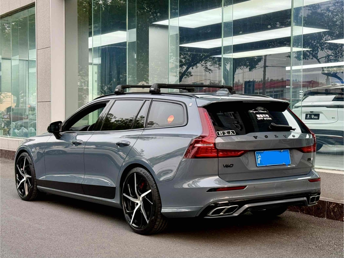 沃爾沃 V60  2022款 B5 智遠(yuǎn)運(yùn)動(dòng)版圖片