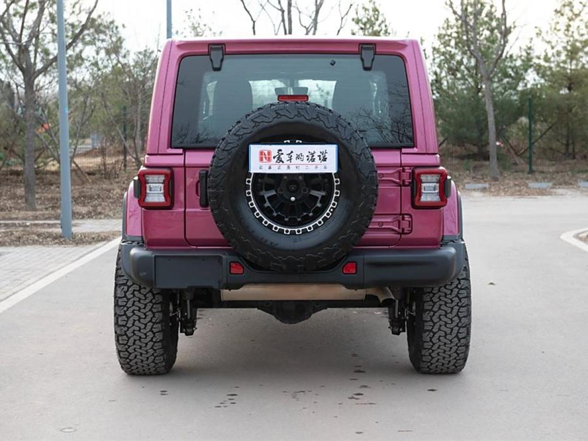 Jeep 牧馬人  2022款 2.0T 高地巴哈馬沙灘粉特別版圖片