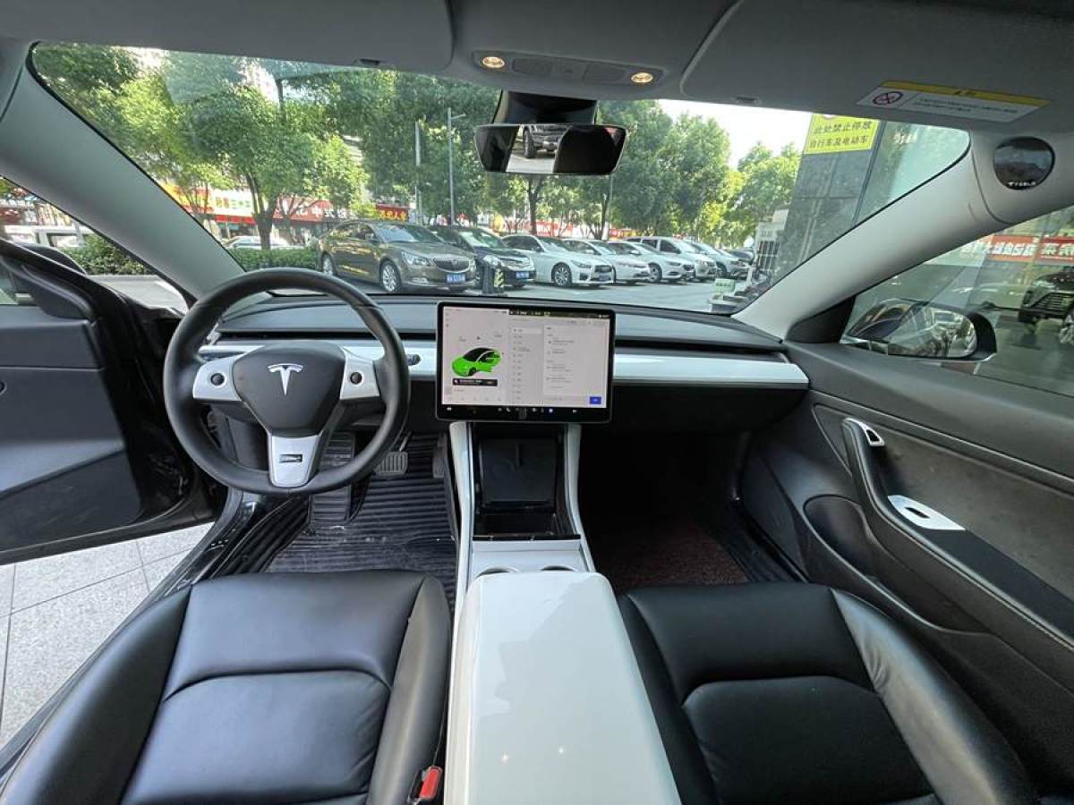 特斯拉 Model 3  2019款 標(biāo)準(zhǔn)續(xù)航后驅(qū)升級(jí)版圖片