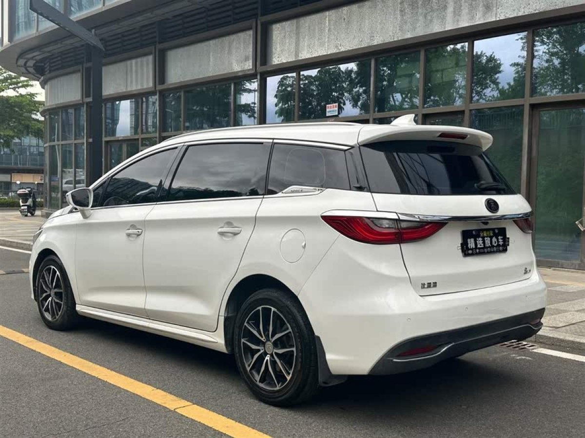 比亞迪 宋MAX  2017款 1.5T 自動智聯(lián)精英型 7座圖片