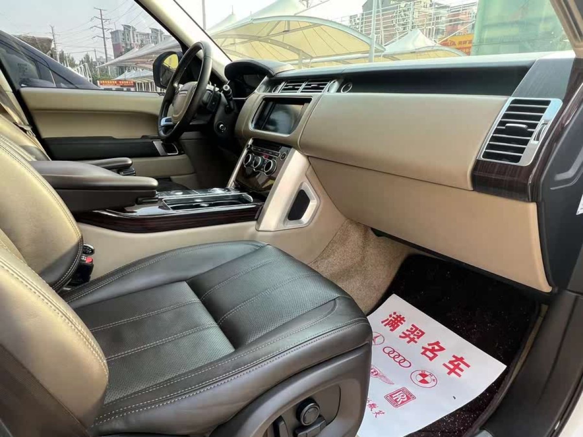 路虎 攬勝  2016款 3.0 V6 SC Vogue 加長(zhǎng)版圖片