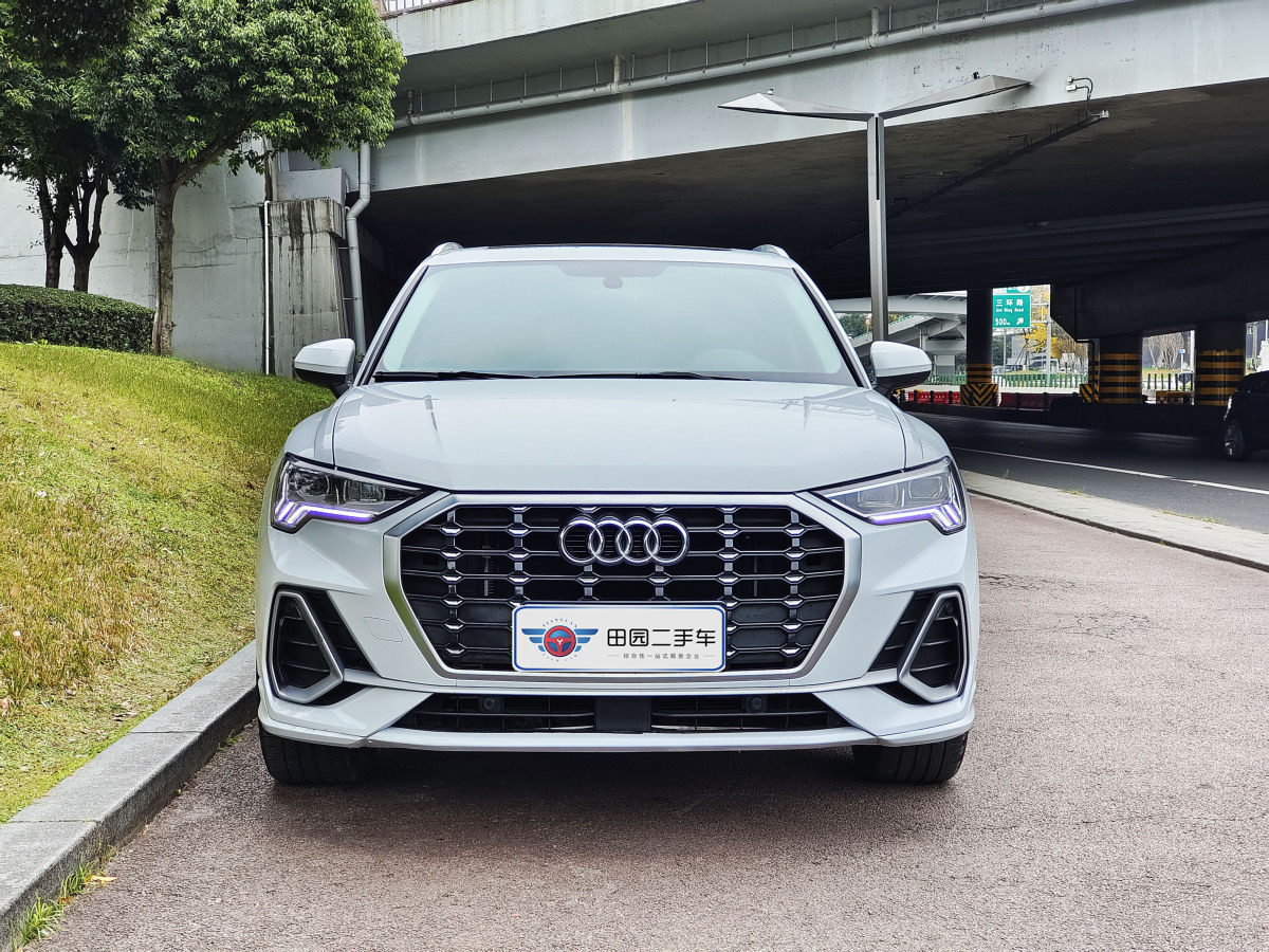 2021年12月奧迪 奧迪Q3  2022款 35 TFSI 時尚致雅型