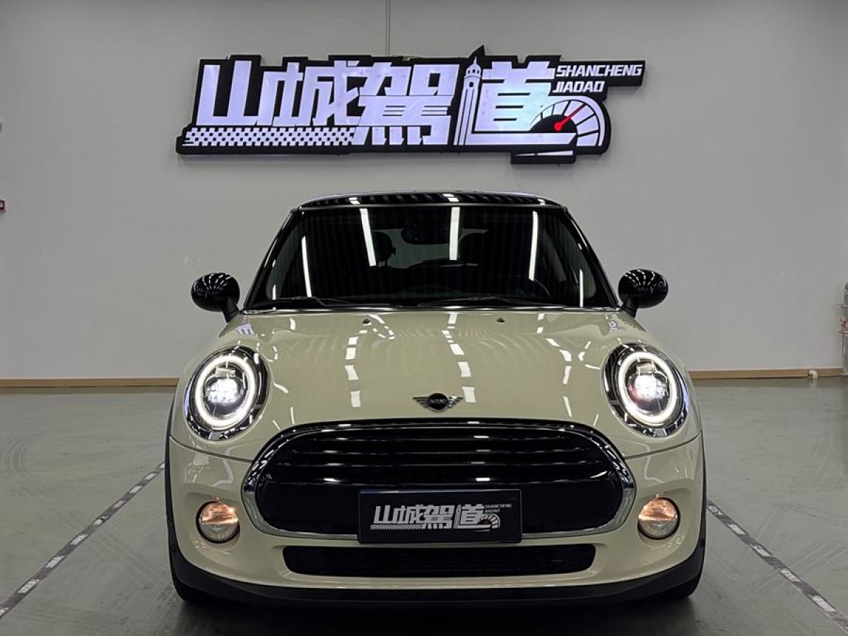 MINI COUNTRYMAN  2018款 1.5T COOPER 經(jīng)典派圖片