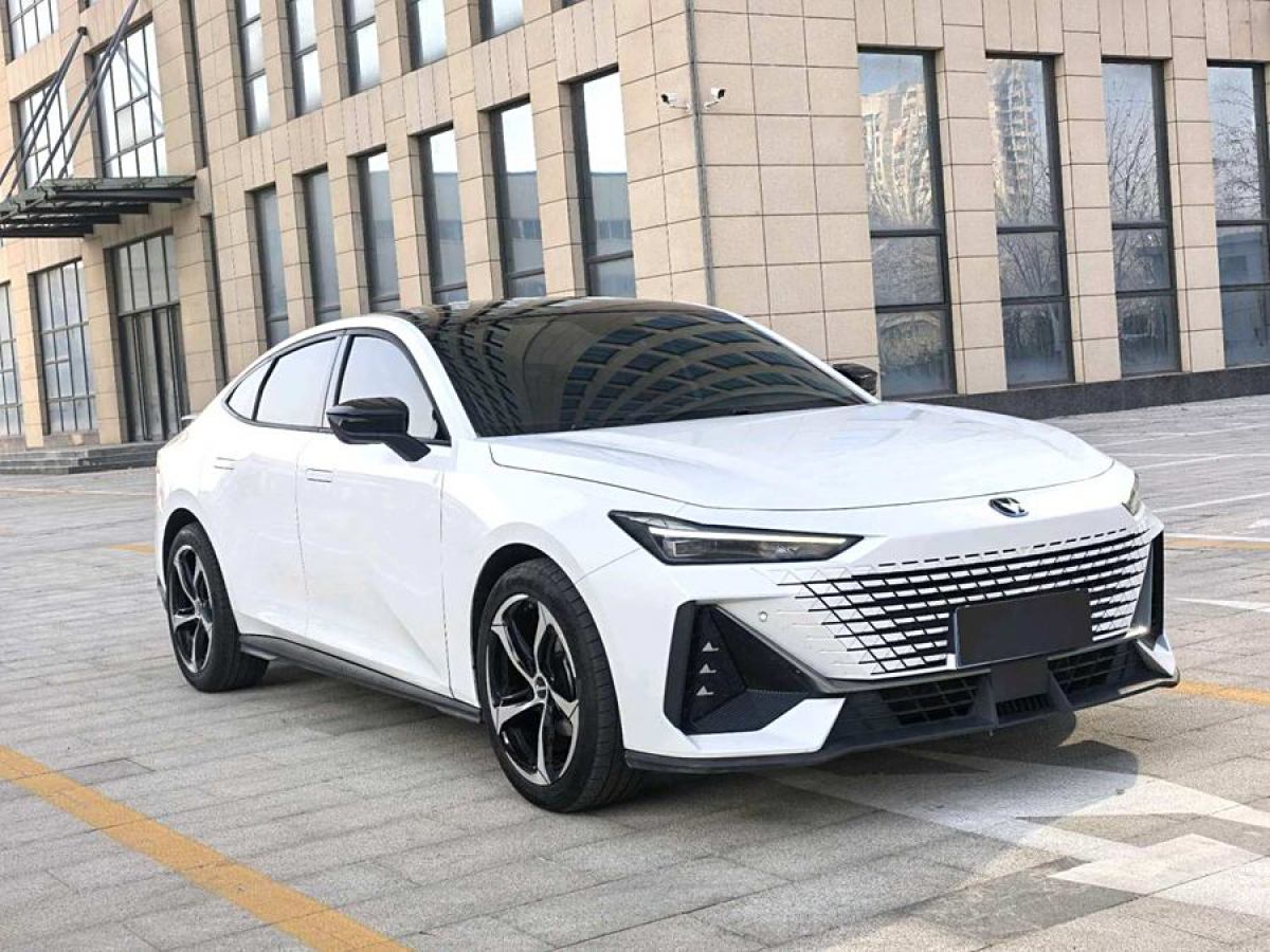 長安 長安UNI-V  2022款 1.5T 尊貴型圖片