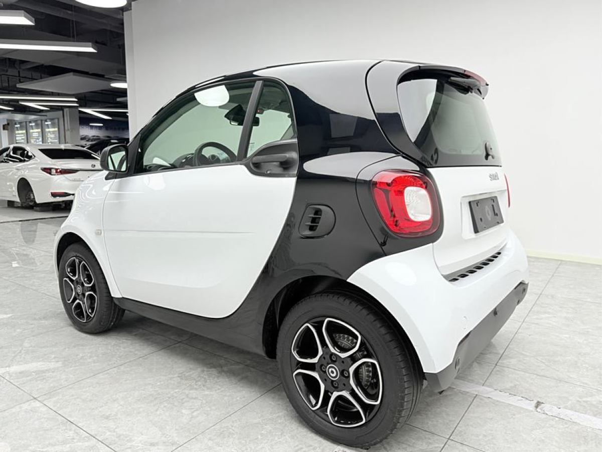 smart fortwo  2019款 0.9T 66千瓦硬頂風擎版 國VI圖片