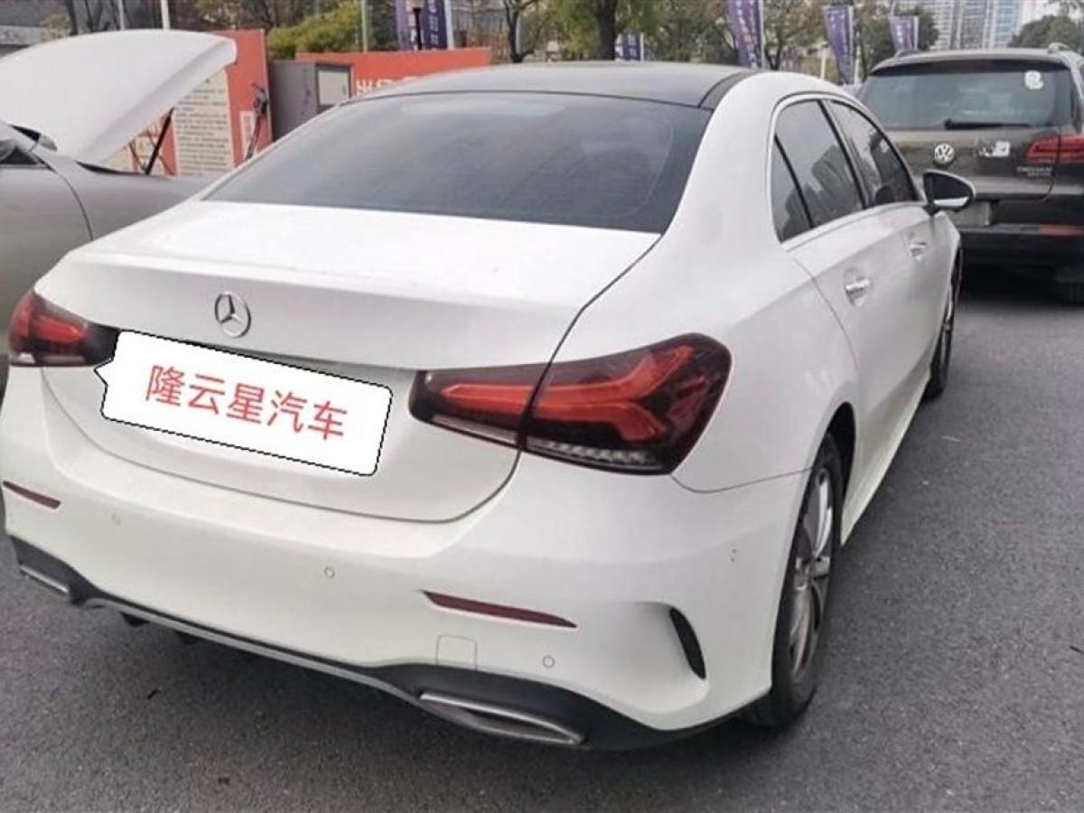 奔馳 奔馳A級(jí)  2021款 A 200 L 運(yùn)動(dòng)轎車時(shí)尚型圖片