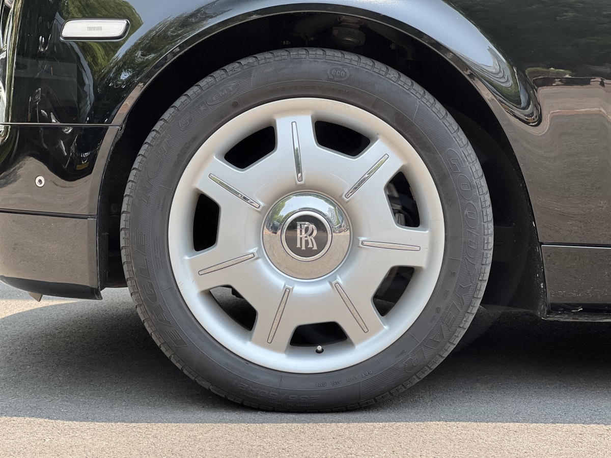 勞斯萊斯 幻影  2013款 6.7L 標(biāo)準(zhǔn)版圖片