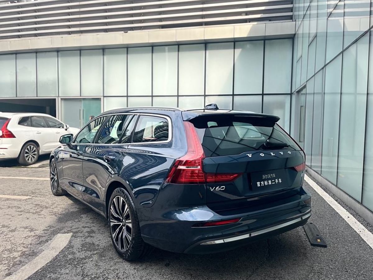 沃爾沃 V60  2024款 B5 智遠(yuǎn)豪華版圖片