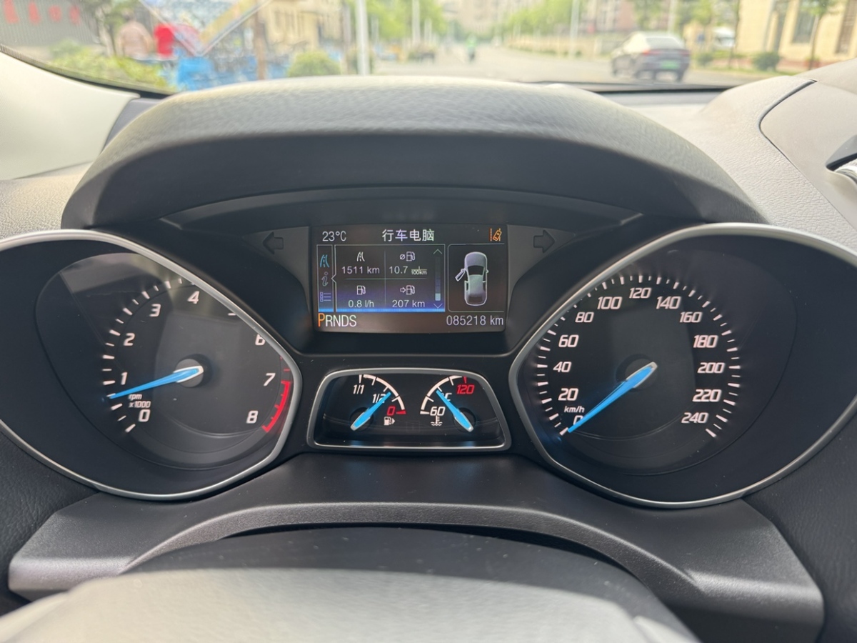 福特 翼虎  2015款 2.0L GTDi 四驅(qū)尊貴型圖片