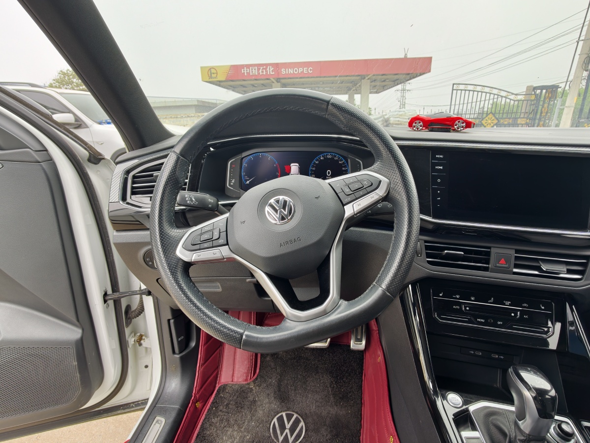 大眾 探岳X  2020款 330TSI 兩驅(qū)尊貴智聯(lián)版圖片