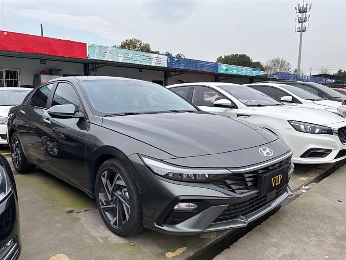 現(xiàn)代 伊蘭特  2023款 1.5L CVT LUX尊貴版圖片