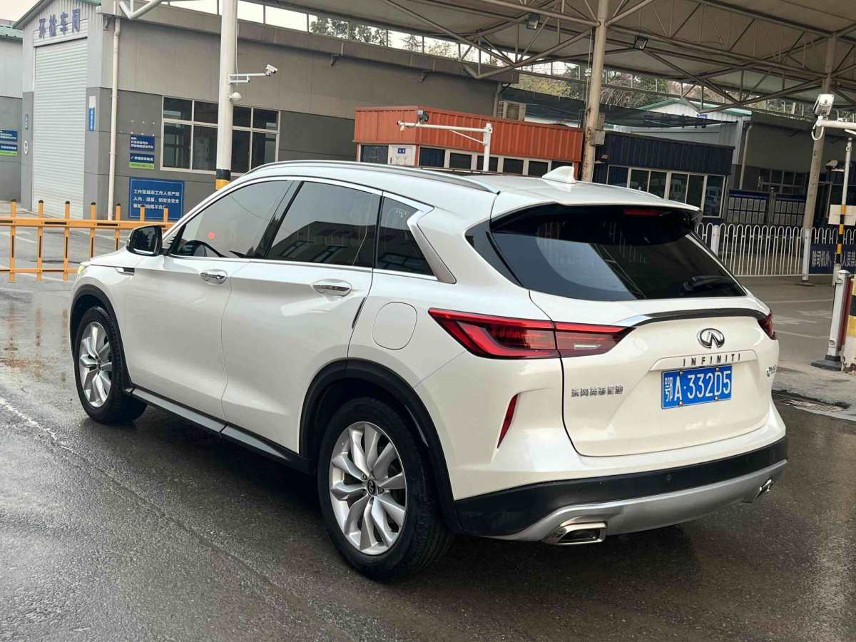 英菲尼迪 QX50  2018款 2.0T 兩驅(qū)時(shí)尚版圖片