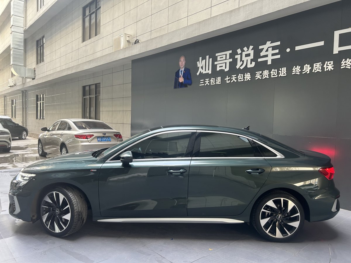 奧迪 奧迪A3  2022款 A3L Limousine 35 TFSI 時(shí)尚運(yùn)動(dòng)型圖片