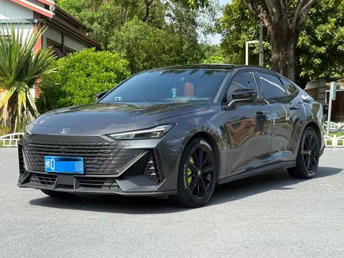 長(zhǎng)安 長(zhǎng)安UNI-V  2022款 1.5T 尊貴型圖片