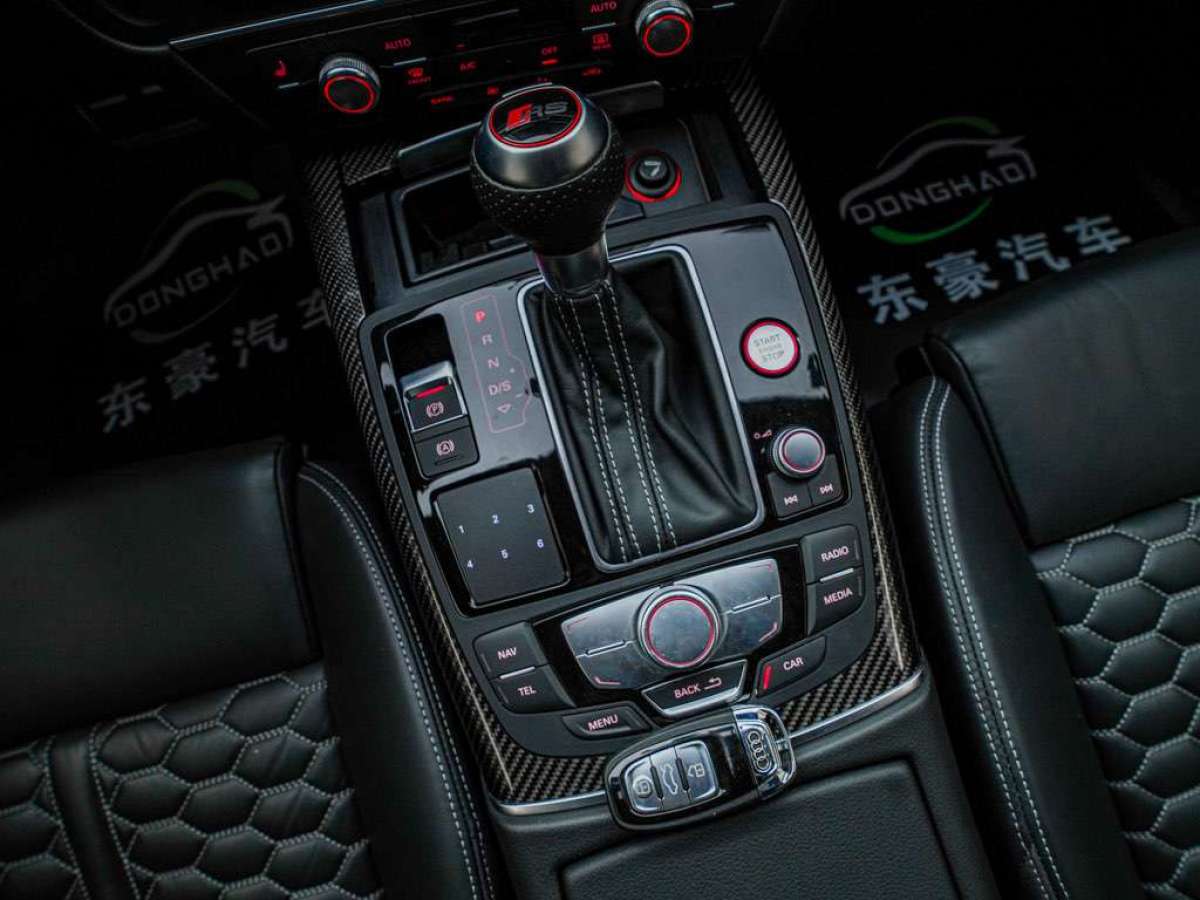 2019年3月奧迪 奧迪RS 6  2018款 RS 6 4.0T Avant尊享運動限量版