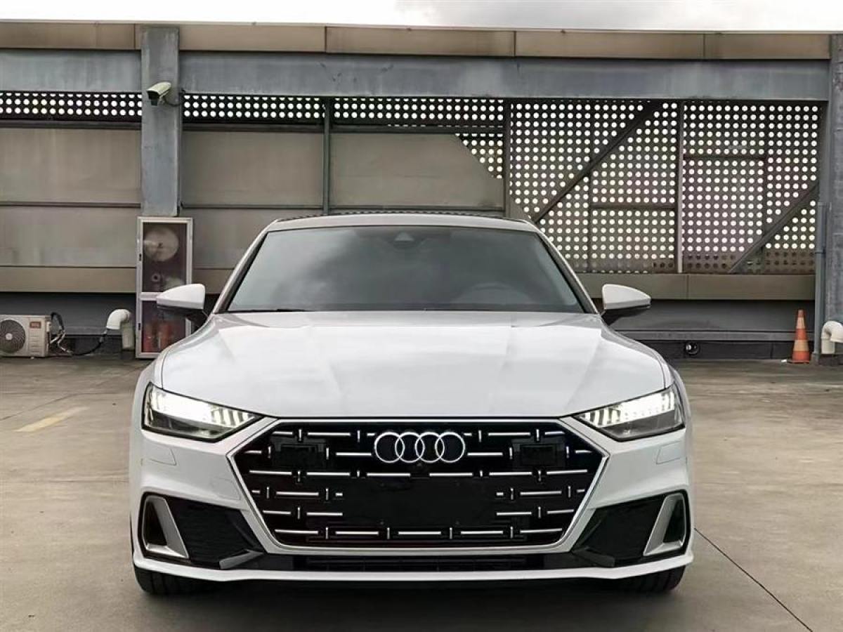 2023年4月奧迪 奧迪A7L  2022款 45 TFSI S-line 筑夢(mèng)新生版