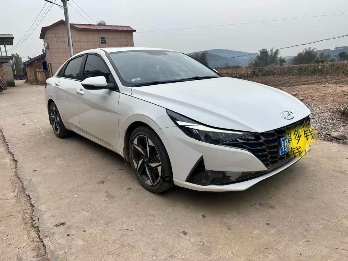 現(xiàn)代 伊蘭特  2022款 1.5L CVT 20周年紀(jì)念款圖片