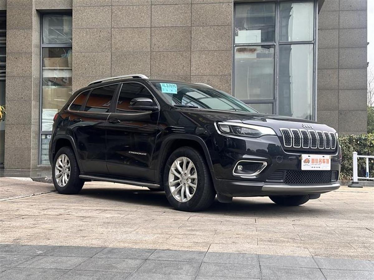 2019年8月Jeep 自由光  2019款 2.0T 兩驅(qū)智享版 國VI