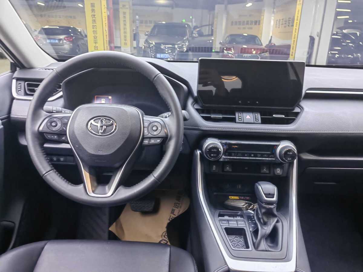 豐田 RAV4  2018款 榮放 2.0L CVT兩驅(qū)風尚版圖片