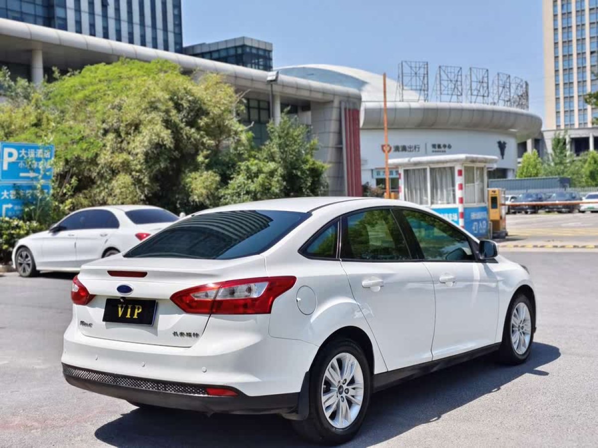 福特 ?？怂? 2012款 三廂 1.6L 自動(dòng)舒適型圖片