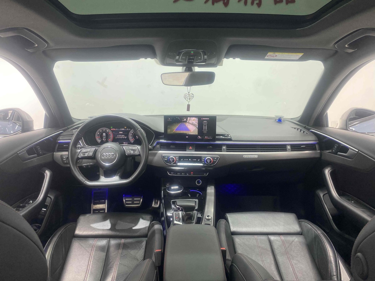 奧迪 奧迪A4L  2022款 40 TFSI quattro RS套件燃速型圖片