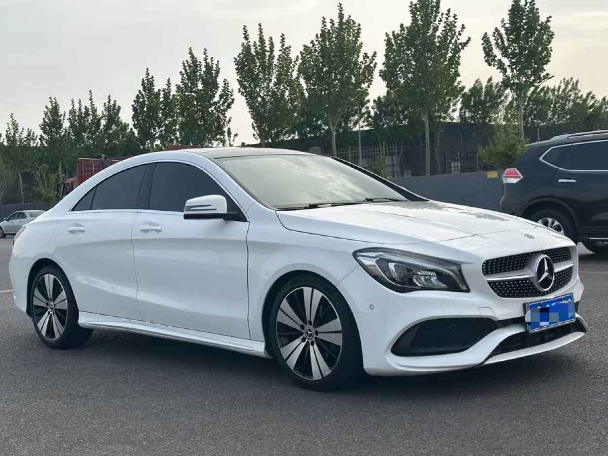 奔馳 奔馳CLA級(jí)  2018款 CLA 200 時(shí)尚型圖片
