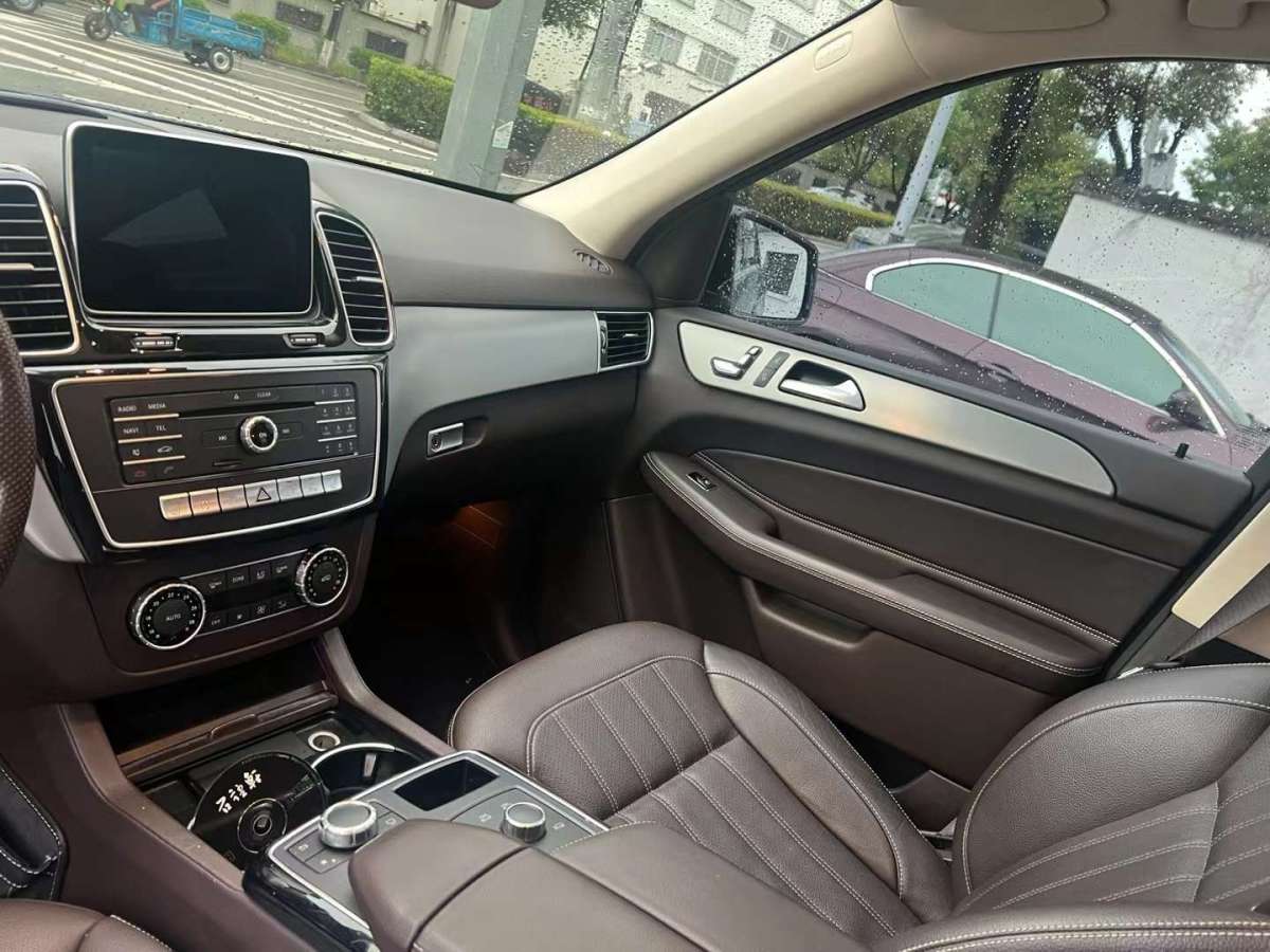 奔馳 奔馳GLE  2016款 GLE 320 4MATIC 豪華型圖片