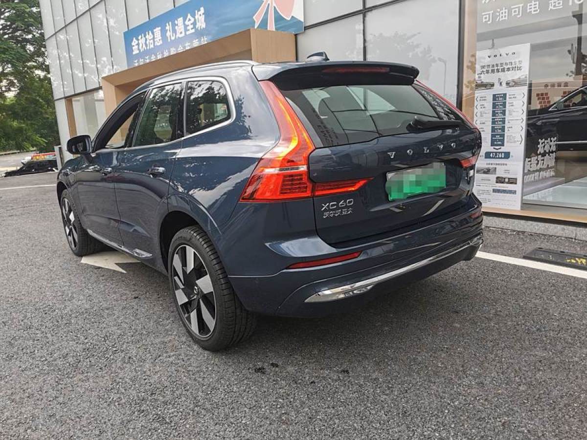 2023年7月沃爾沃 XC60新能源  2024款 T8 插電混動(dòng) 長續(xù)航四驅(qū)智雅豪華版