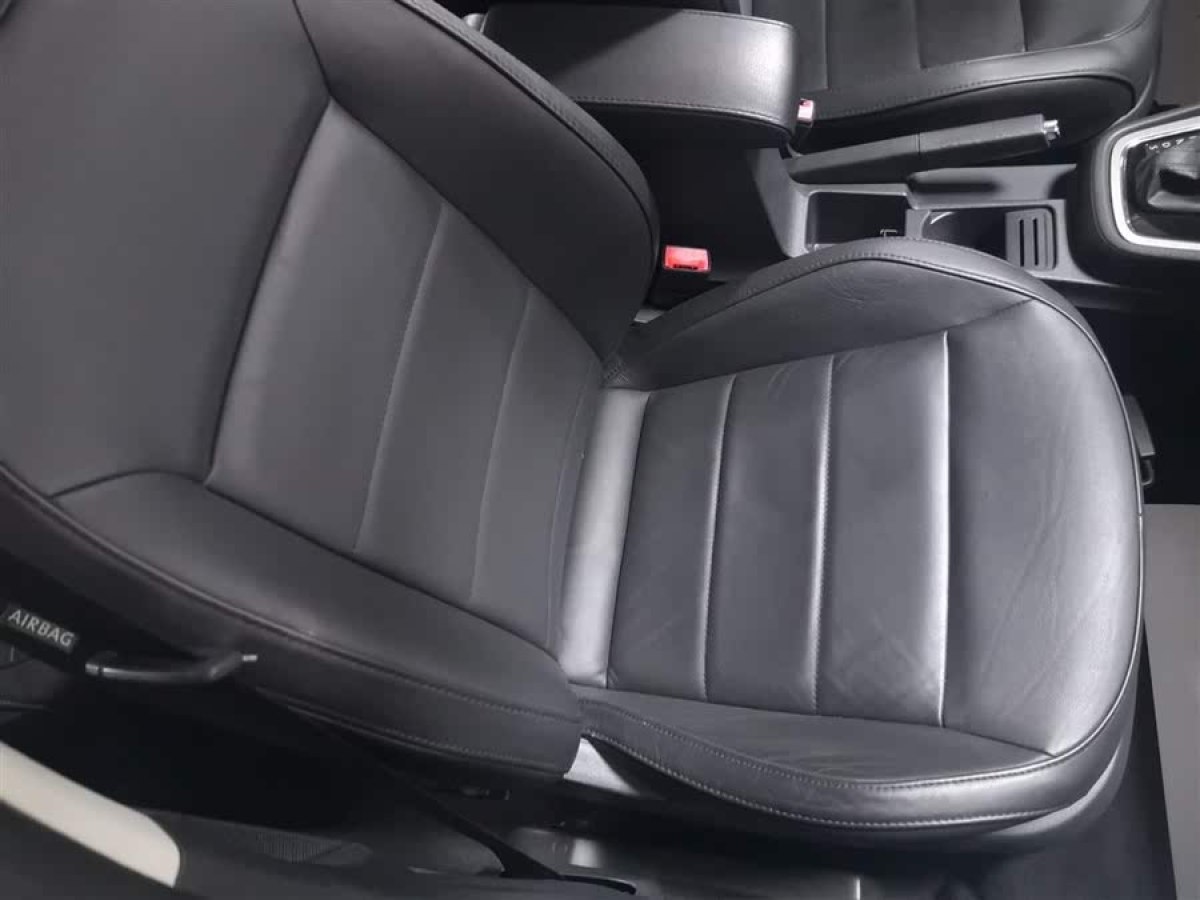 大眾 朗逸  2013款 改款經典 1.6L 自動舒適版圖片