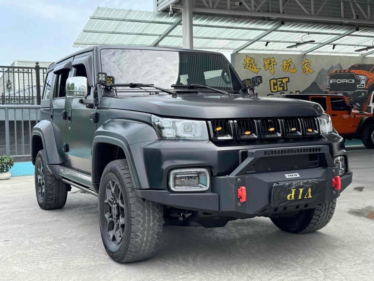北京 BJ40  2021款 2.0D 自動(dòng)四驅(qū)刀鋒英雄版先鋒型圖片
