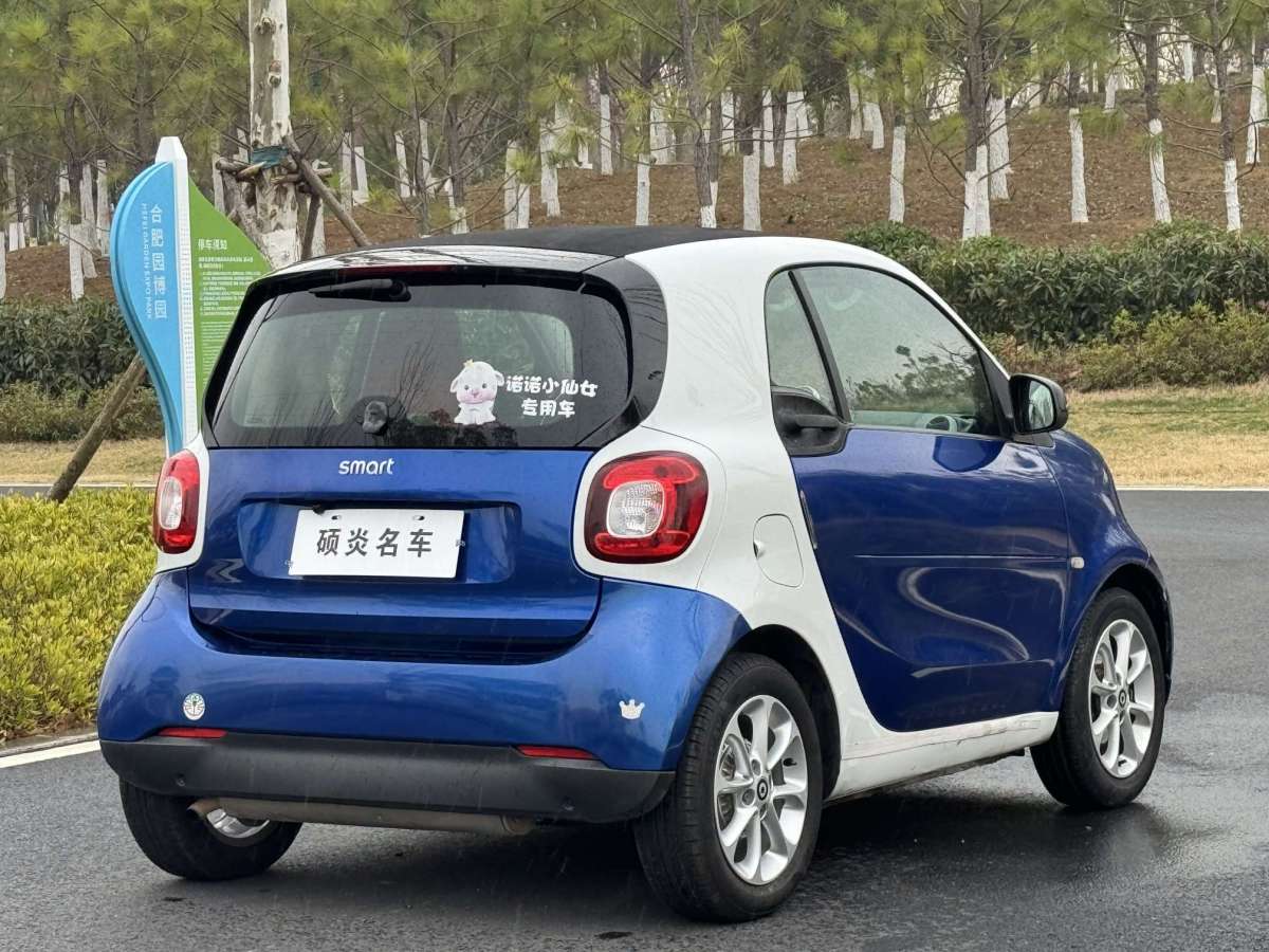 2017年7月smart fortwo  2015款 1.0L 52千瓦硬頂靈動(dòng)版