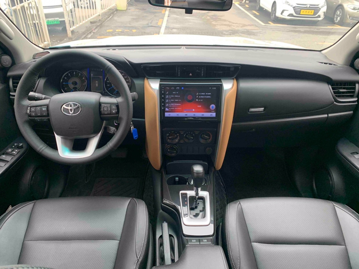 2019款丰田Fortuner  穿越者 2.7L 四驱 SR5 铁轮（中东）图片