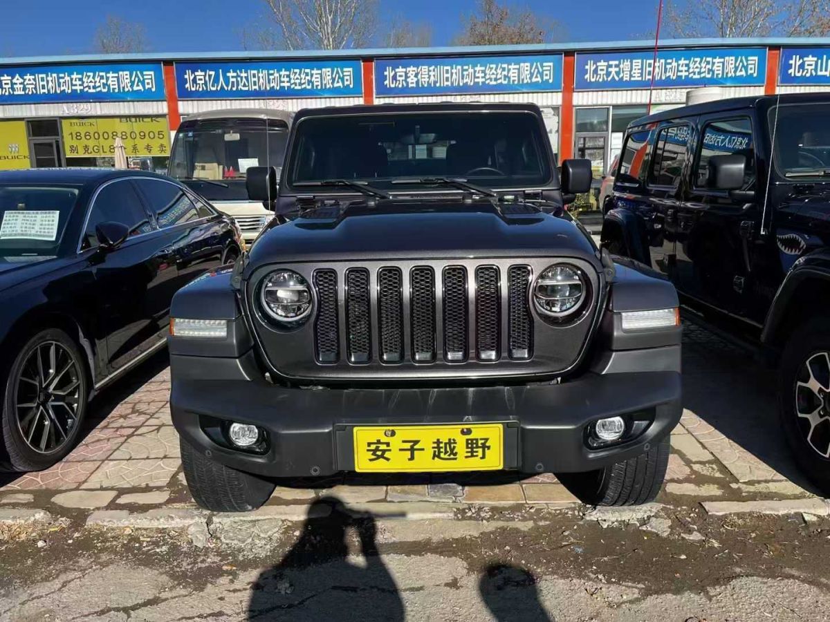 Jeep 牧馬人  2022款 2.0T 高地 阿拉斯加極光綠特別版圖片