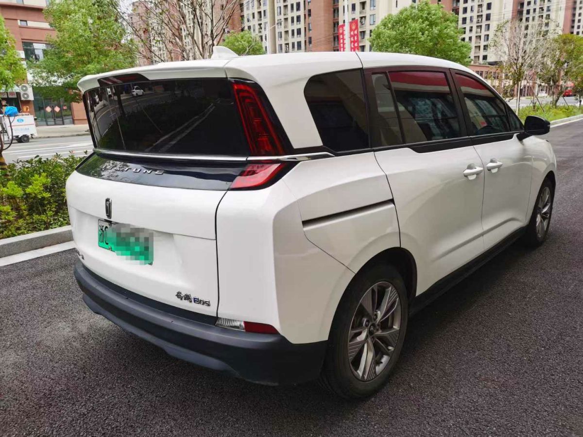 奔騰 奔騰B70S  2022款 1.5T 戰(zhàn)神天王圖片