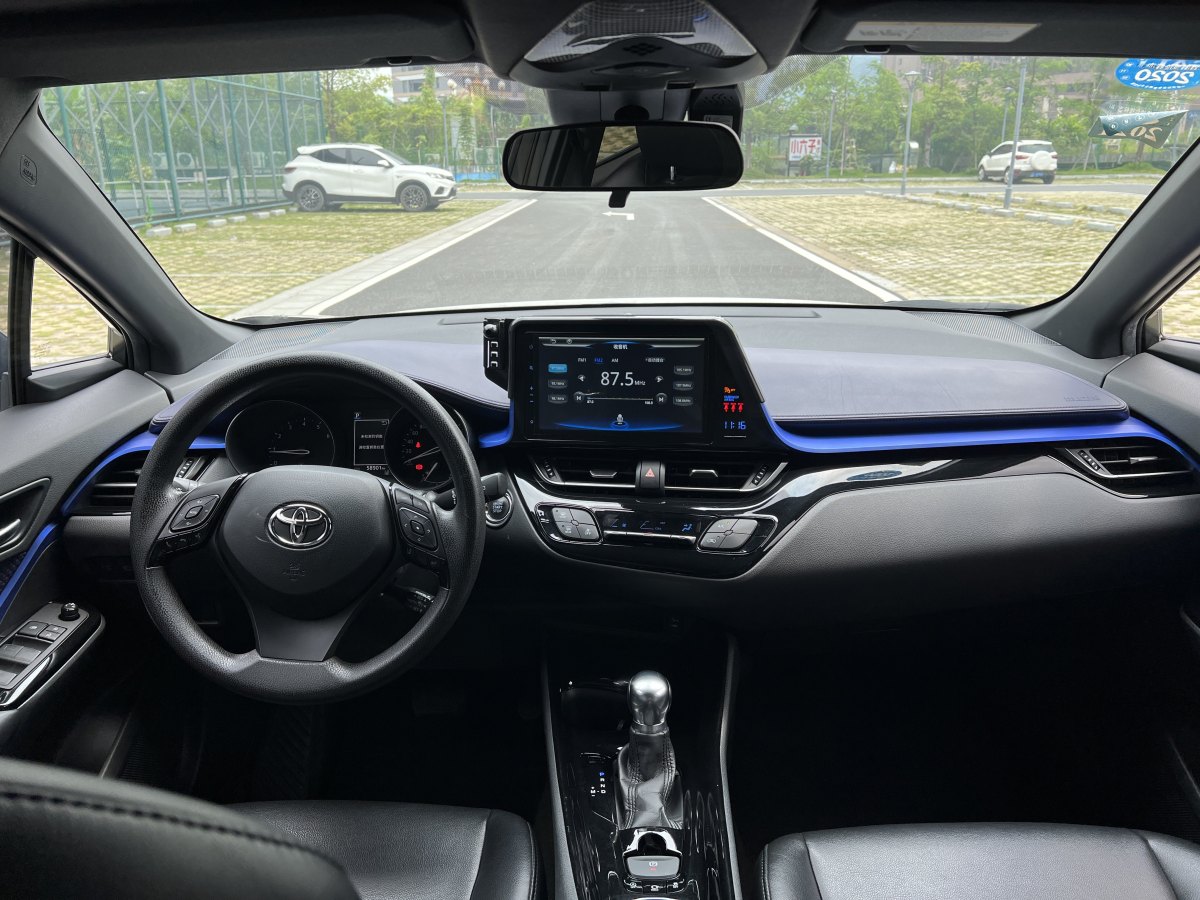 丰田 C-HR  2018款 2.0L 领先天窗版 国VI图片
