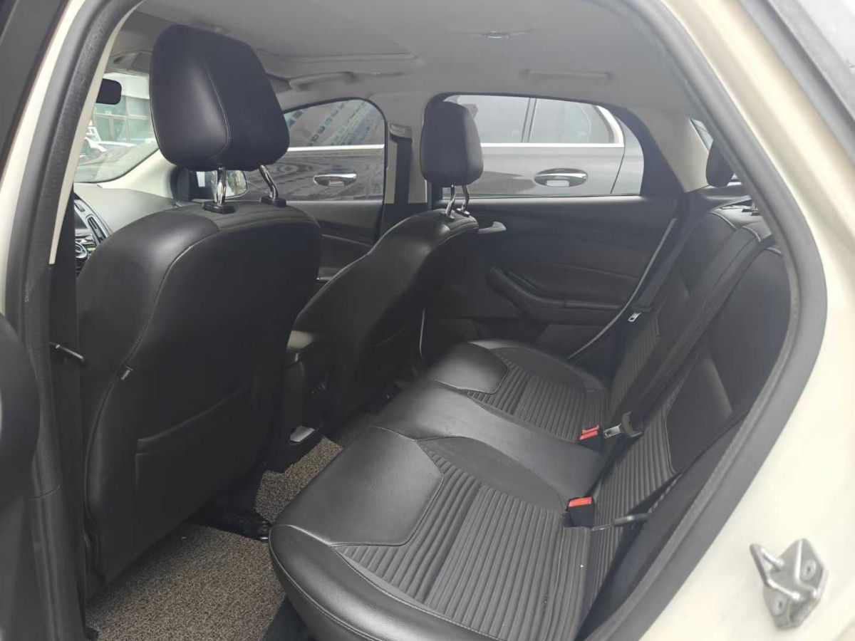 福特 ?？怂? 2018款 三廂經(jīng)典 1.6L 自動舒適型智行版圖片