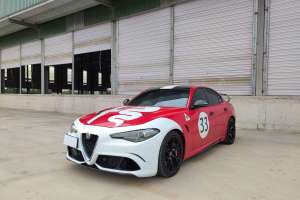 Giulia 阿尔法·罗密欧 2.9T 510HP 四叶草版