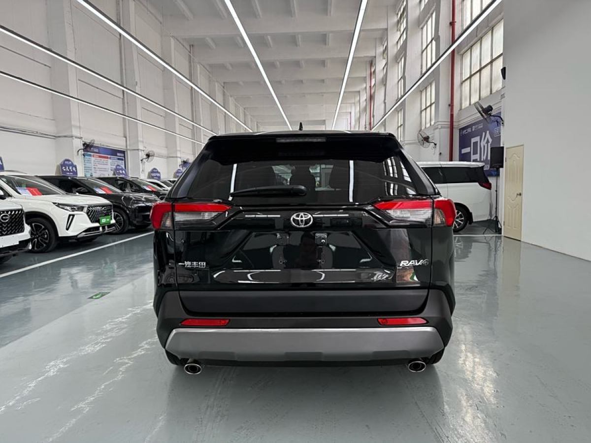 2023年5月豐田 RAV4榮放  2022款 2.0L CVT兩驅(qū)風(fēng)尚Plus版