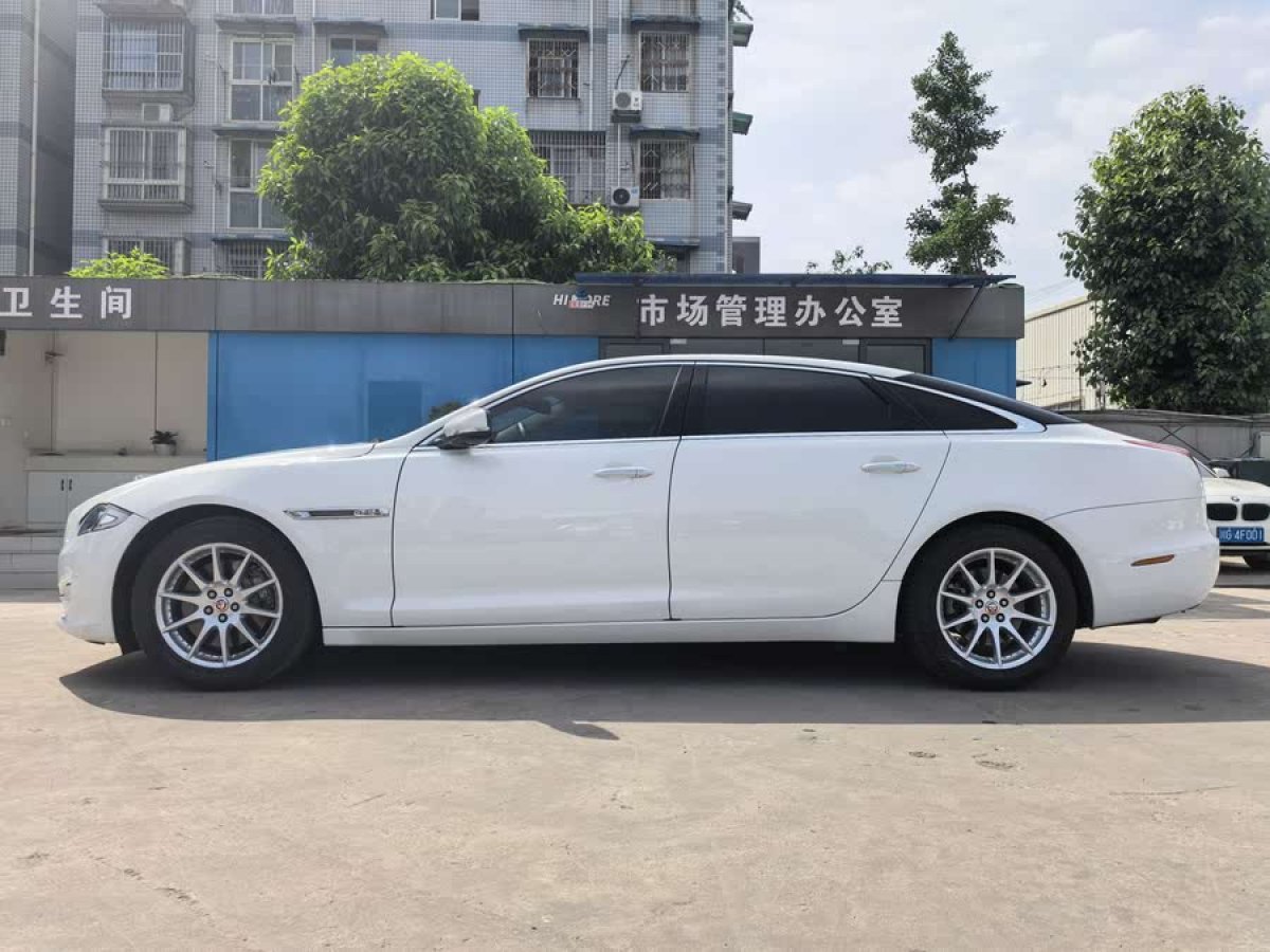 捷豹 XJ  2016款 XJL 2.0T 兩驅(qū)典雅商務(wù)版圖片