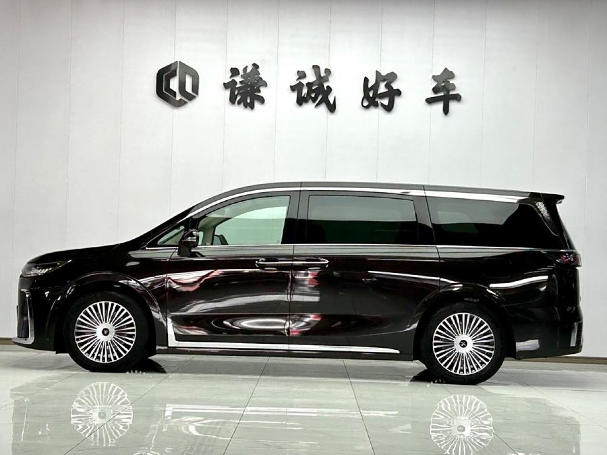 2024年11月嵐圖 夢想家  2025款 PHEV 四驅(qū)尊貴鯤鵬版