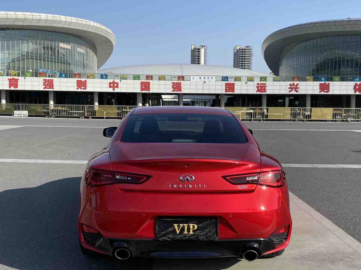 英菲尼迪 Q60  2019款 2.0T 豪華版圖片