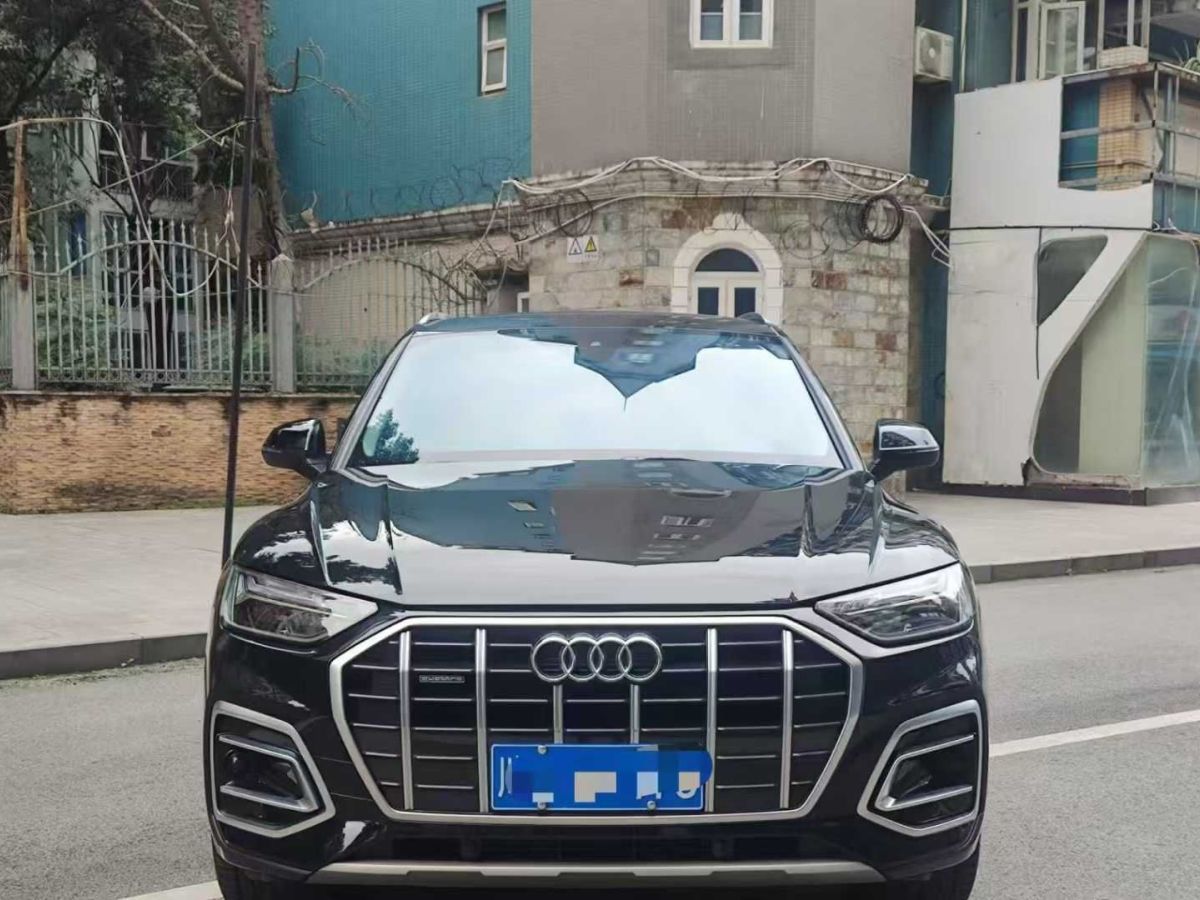 2024年1月奧迪 奧迪Q5 e-tron  2024款 50 e-tron quattro 光耀型 機甲套裝