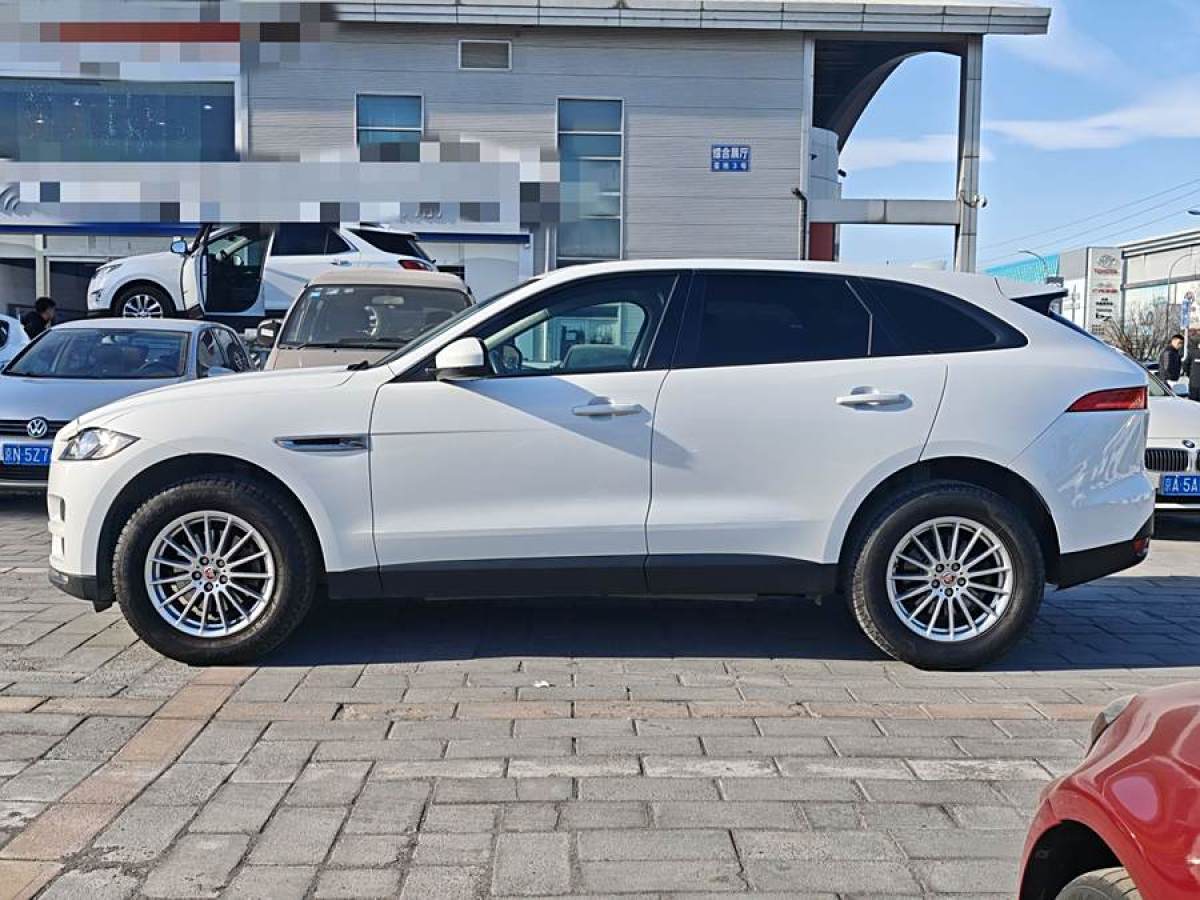 捷豹 F-PACE  2018款 2.0T 兩驅(qū)都市尊享版圖片