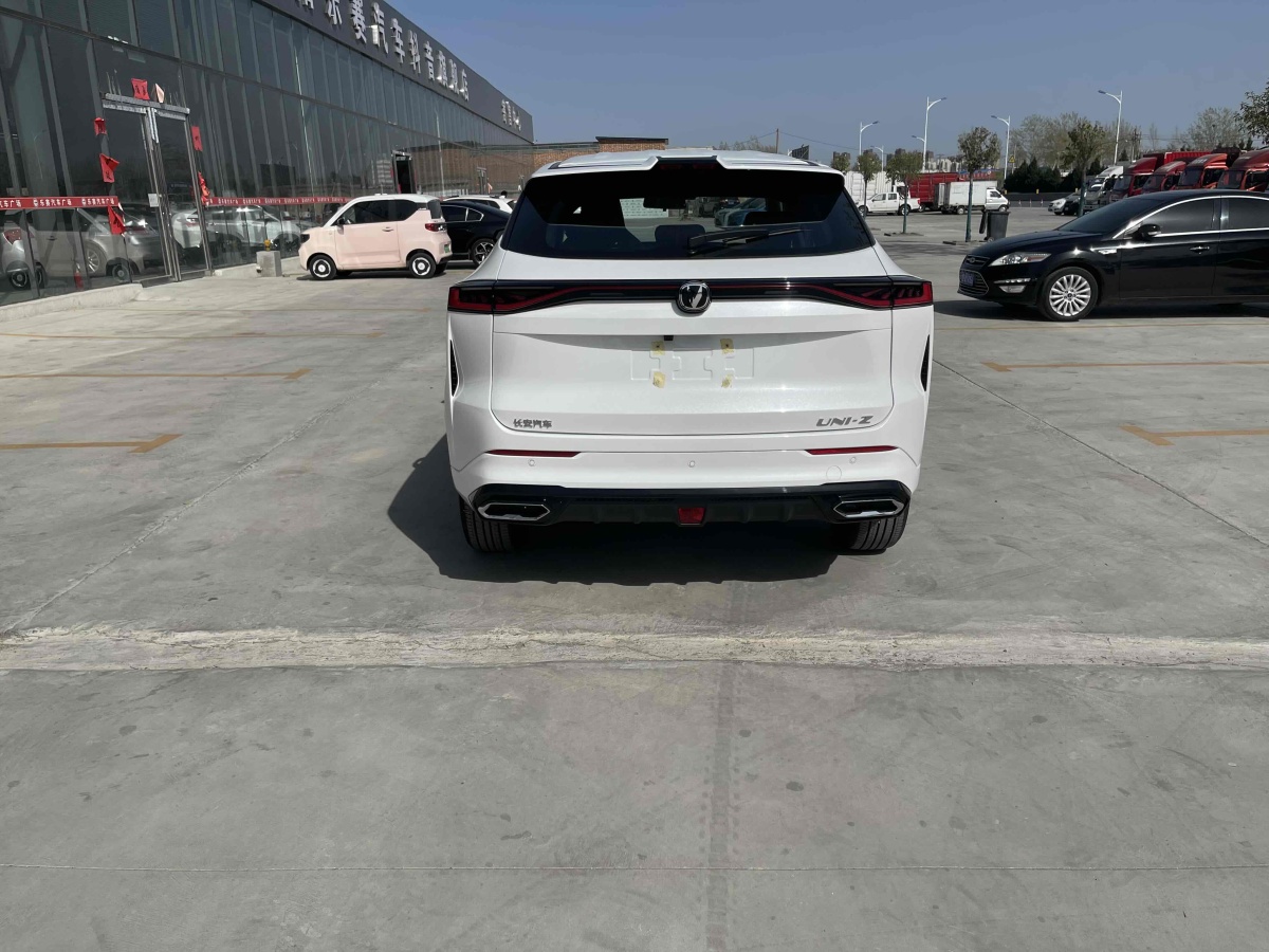 長(zhǎng)安 長(zhǎng)安UNI-Z新能源  2024款 藍(lán)鯨智電iDD 125km 超越型圖片