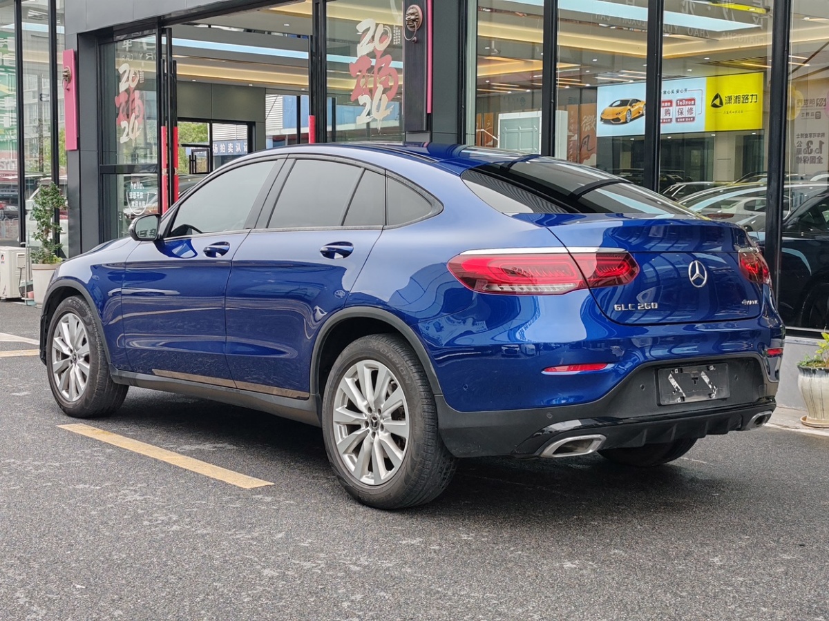 奔馳 奔馳GLC  2021款 GLC 260 4MATIC 轎跑SUV圖片