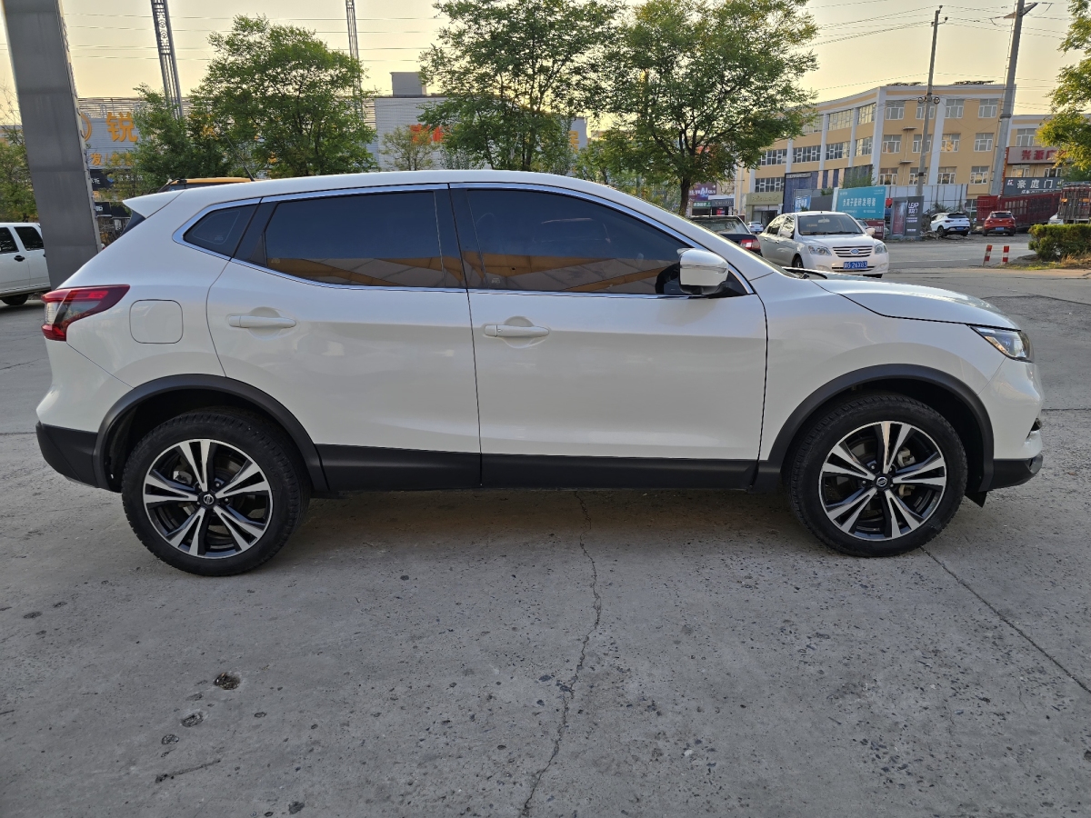 日產(chǎn) 逍客  2017款 2.0L CVT豪華版 國(guó)VI圖片